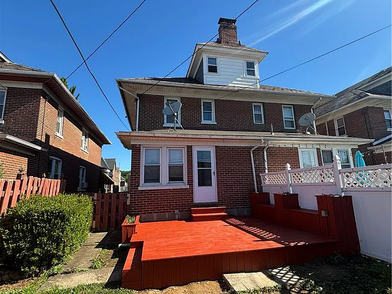 2238 Fairview Ave — Photo 3
