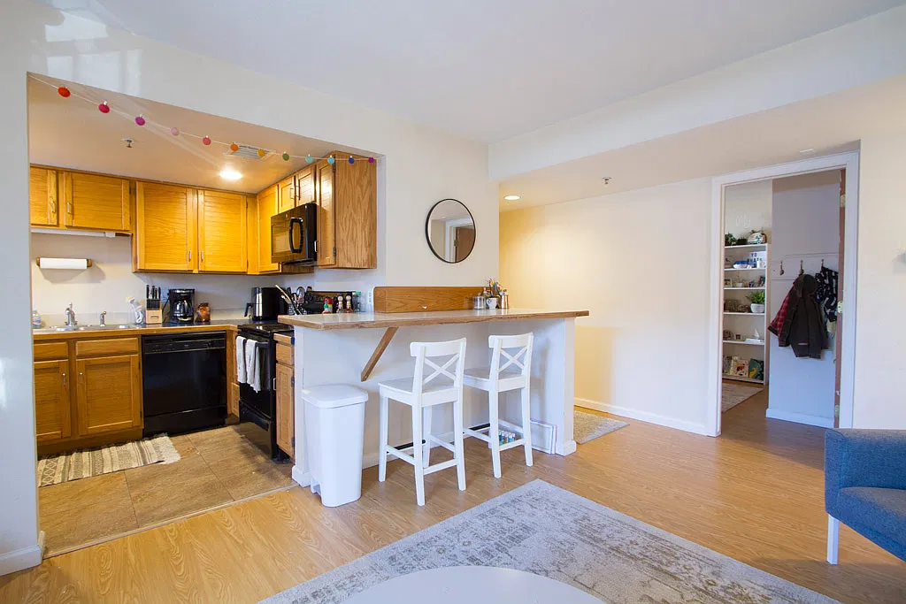 3 bed, 1.5 bath, 900 sqft, $5,500 — Photo 4