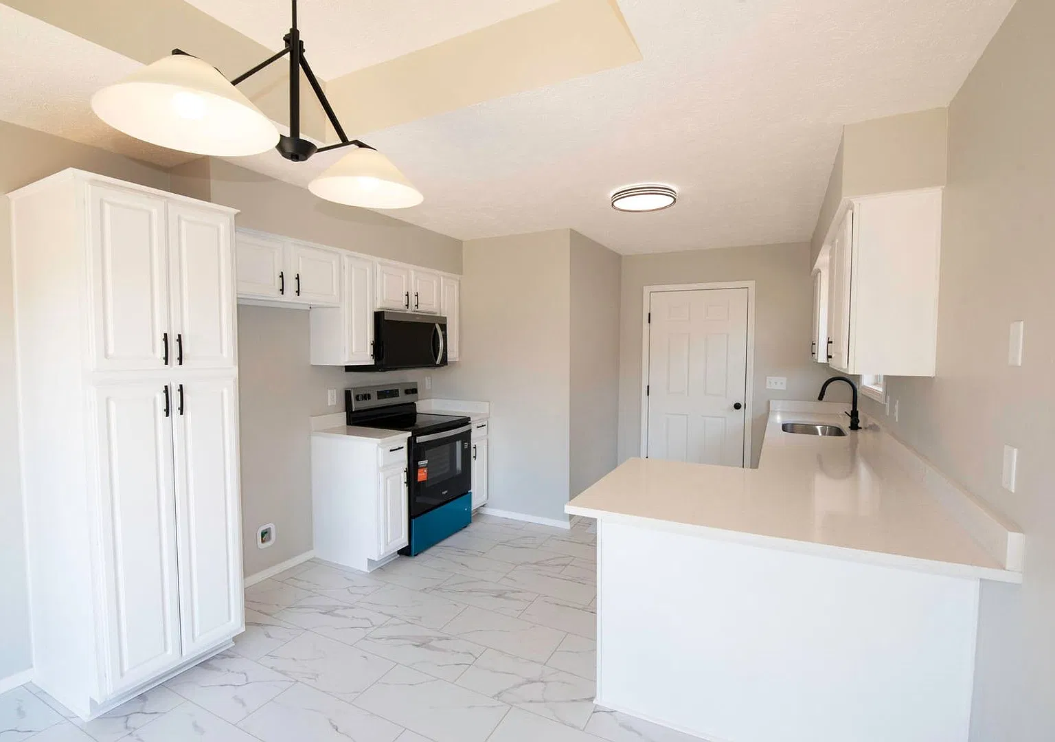 4 Bedroom | 3 Bathroom | 2 Car Garage| Springfield MO | Basement! | Fenced Backyard! — Photo 3