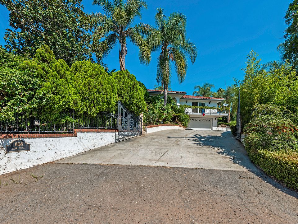 1st image of 808 Park Dr