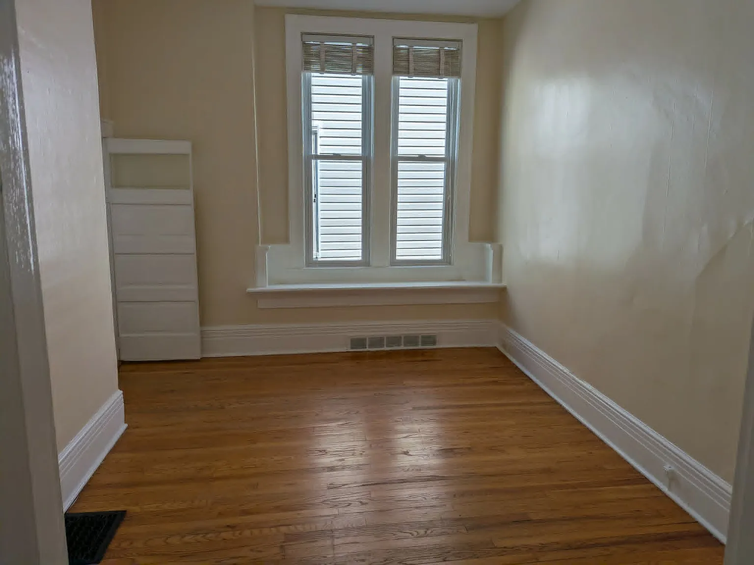 3 bed, $2,000 — Photo 2