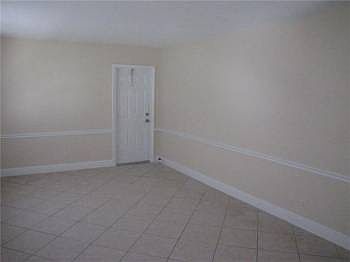 3rd image of 3901 NE 21st Ave APT 7