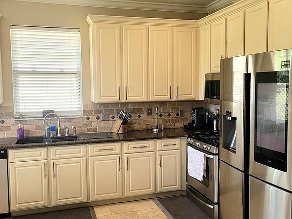 2nd image of 370 Carriage Way Ct