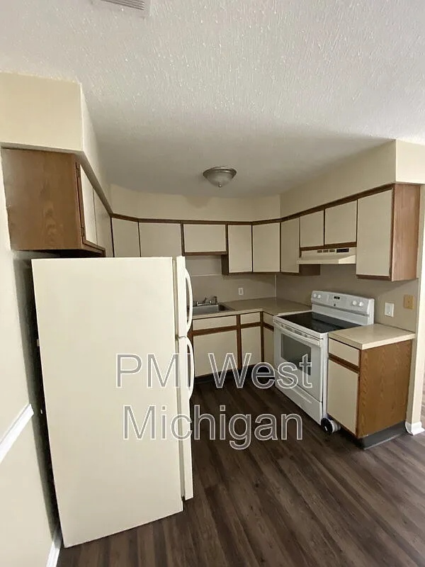 1 bed, 1.0 bath, $1,050 — Photo 4