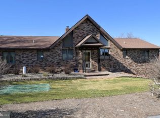 318 Eisenhower Rd, Palmyra, PA 17078