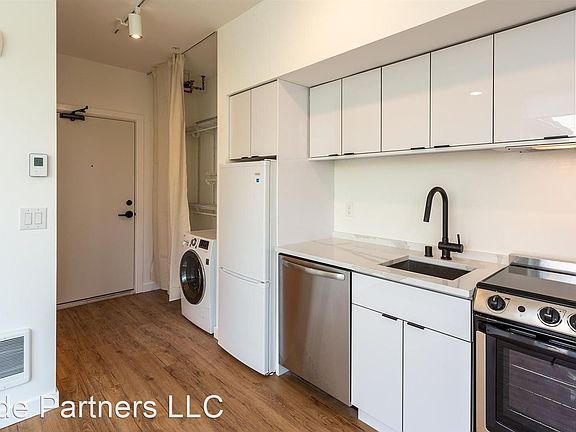4th image of 2119 13th Ave S #11462025