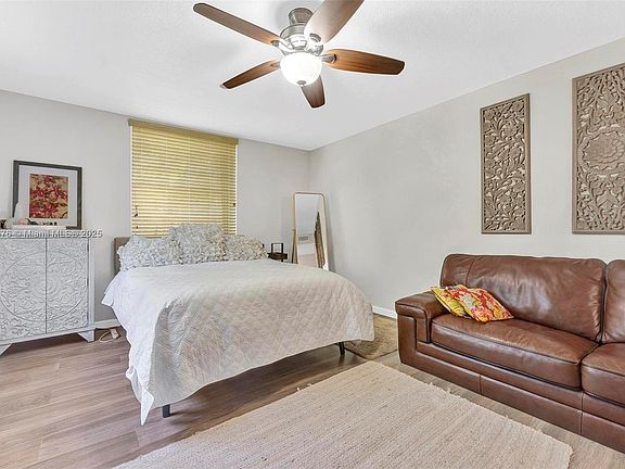 5th image of 519 E Sheridan St #2022