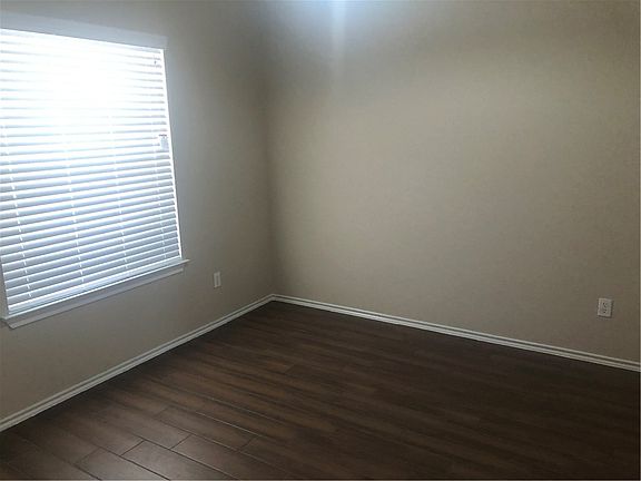 5th image of 1025 W South St