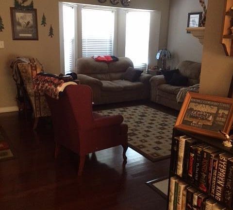 4th image of 1227 Mishas Way
