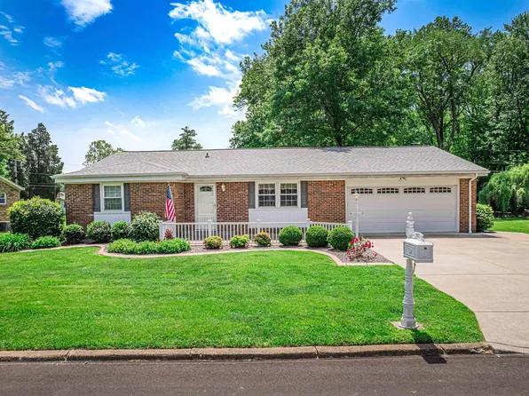 8002 Pine Creek Dr, Evansville, IN 47710