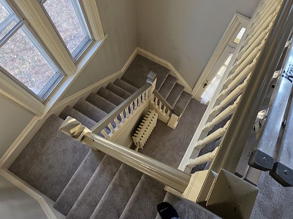 3rd image of 621 6th St SE #2