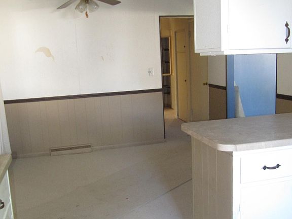 4th image of 4210 Lester Dr NE