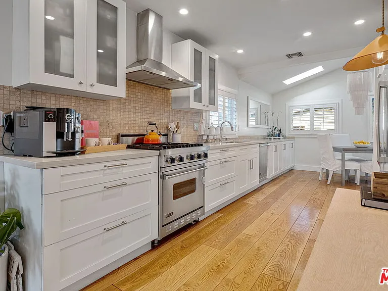 1605 Cabrillo Ave — Photo 12
