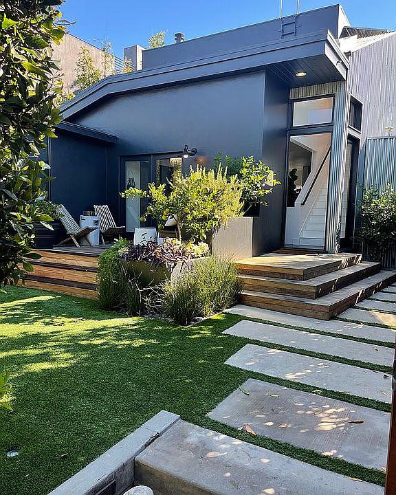 1st image of 712 Nowita Pl