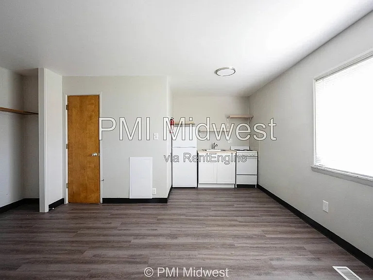 Glenstone Apartments — Photo 5