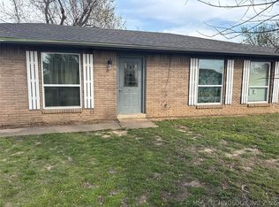 305 Green Meadow Dr, Inola, OK 74036