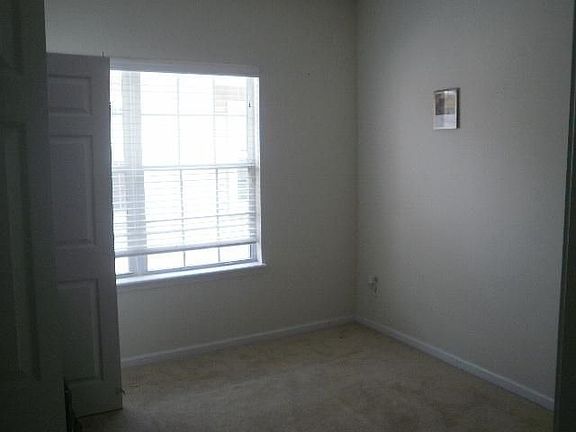 4th image of 1727 Forest Lake Cir W APT 3