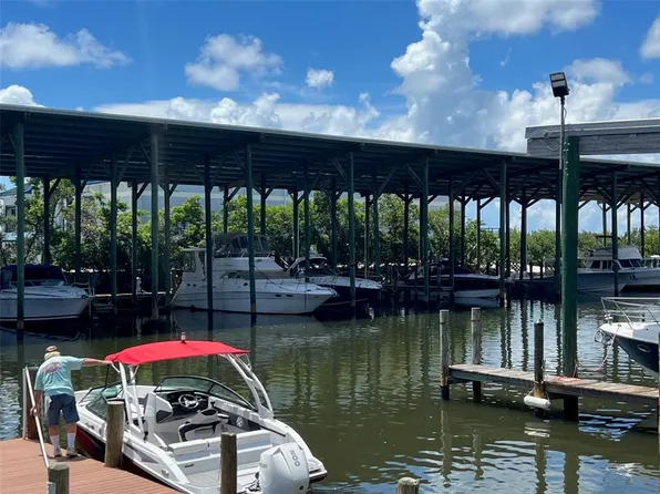570 Blackburn Point Rd #9, Osprey, FL 34229