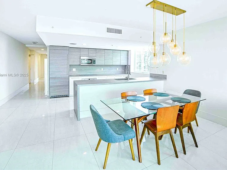 Sunny Isles Blvd — Photo 9