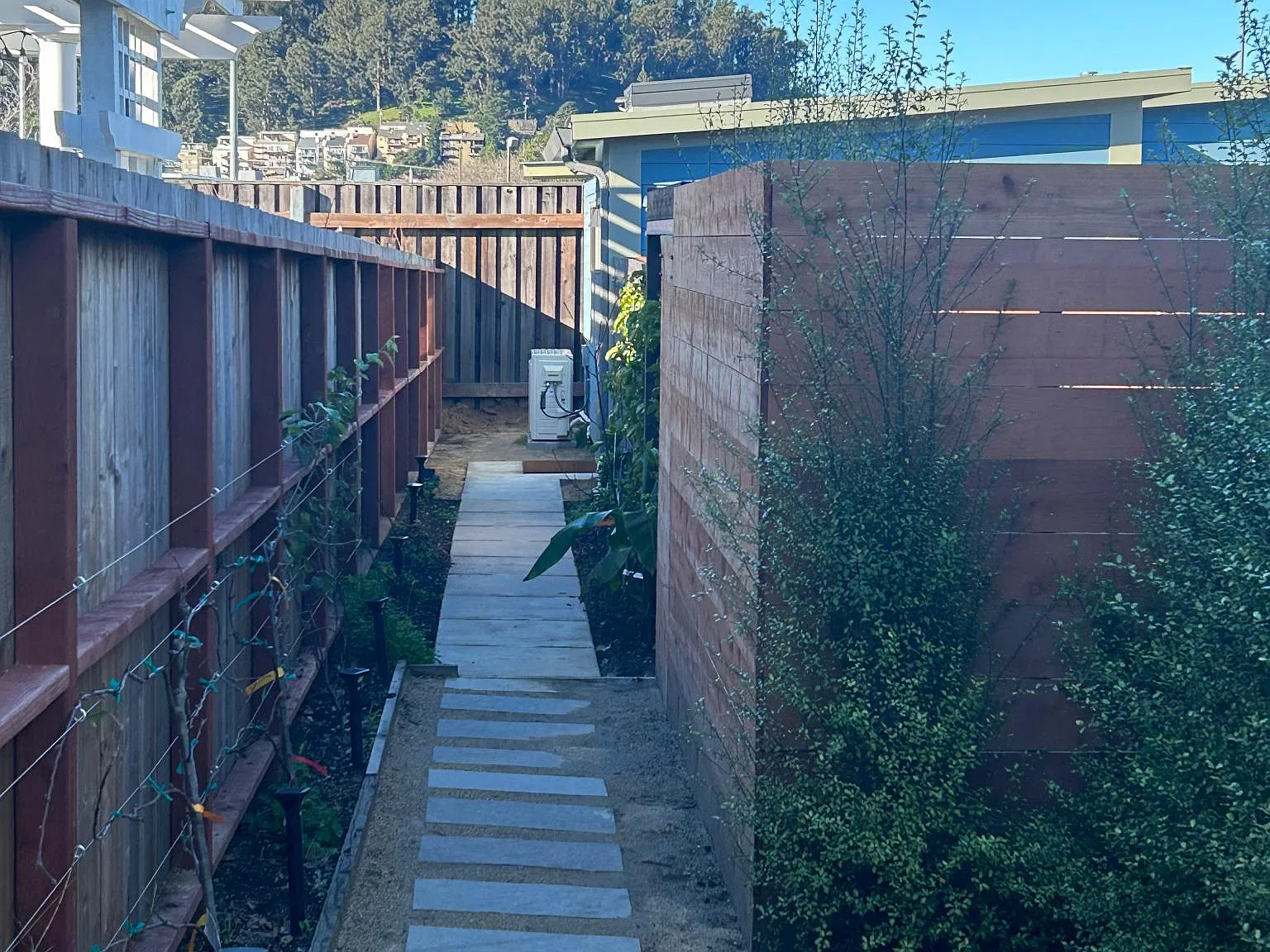 Behrens St, El Cerrito — Photo 2