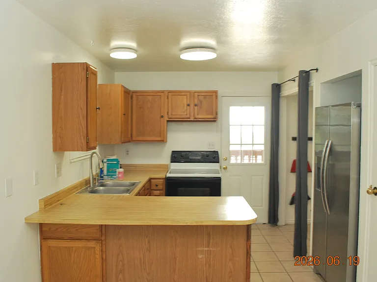 Kitchen view to the balcony door