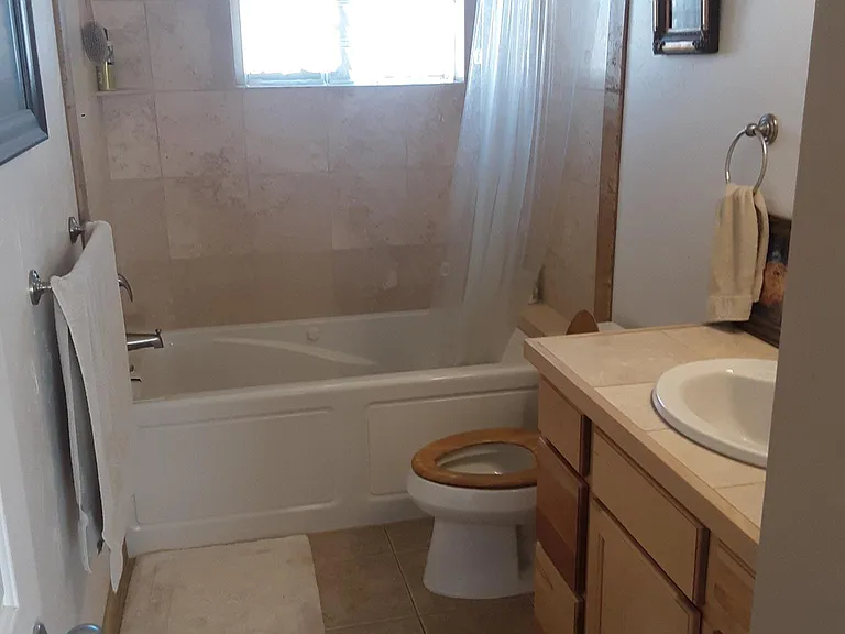 240 W Menefee St — Photo 9