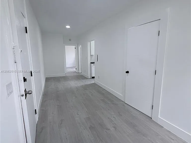 1560 SW 5th St #7 — Photo 4