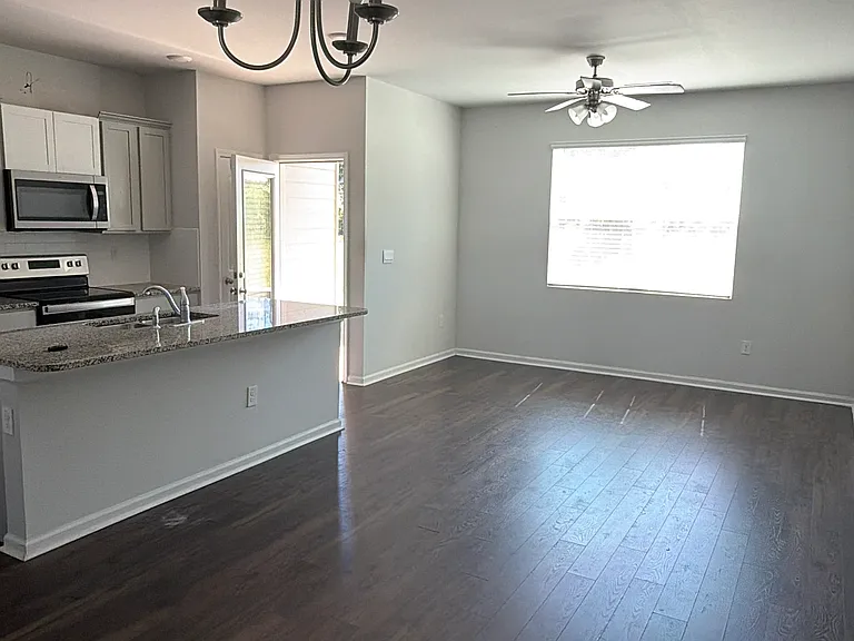 4332 Newland St — Photo 11