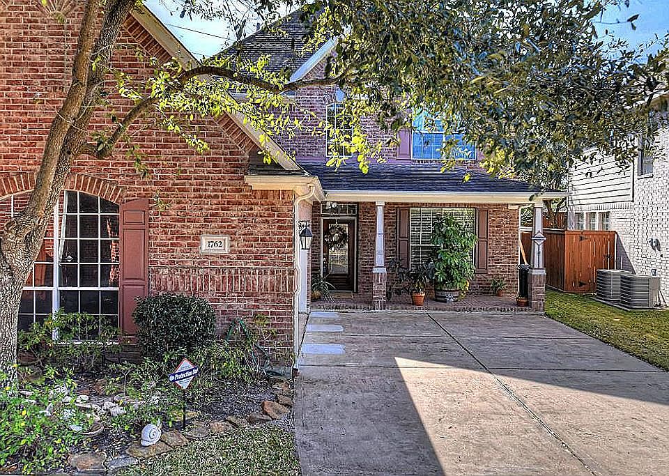 1st image of 1762 Lakeside Enclave Dr