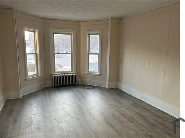 230 Pleasant St, Worcester, MA