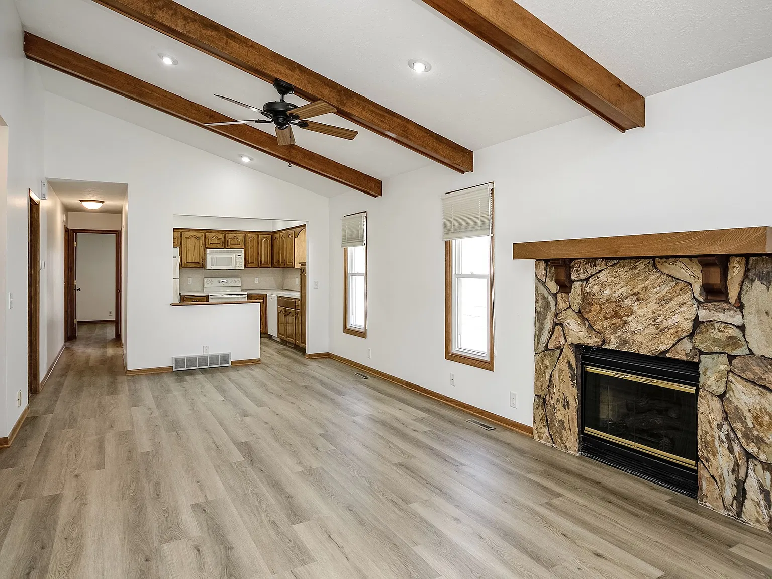 2 bed, 1763 sqft, $2,400 — Photo 3