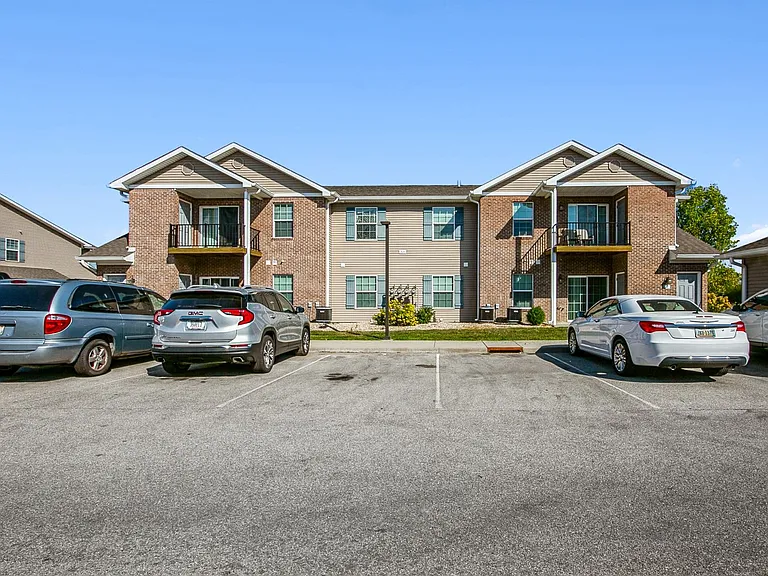 2303 N Broadway St — Photo 40