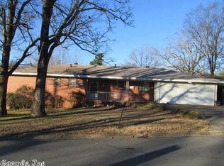 305 W 52nd St, N Little Rock, AR 72118