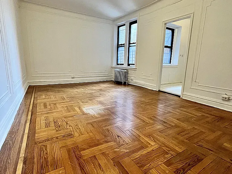 541 Bronx River Rd — Photo 21