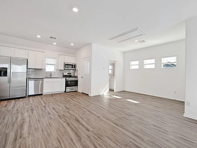 139 Rioja Garage Apartment #GARAGE — Photo 5