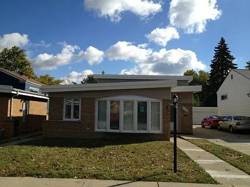 15539 Ellis Ave photo 1