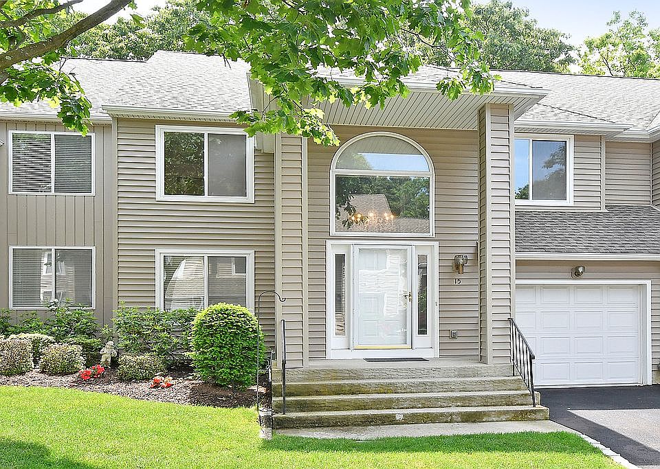 1st image of 15 Stone Gate Ct