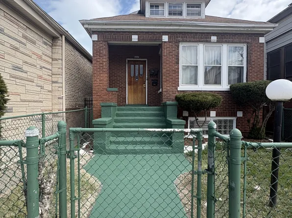 8007 S Coles Ave #2, Chicago, IL 60617