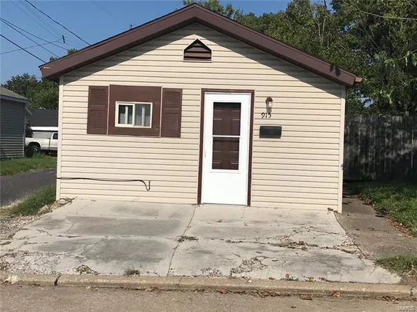 915 La Salle St, Belleville, IL 62221