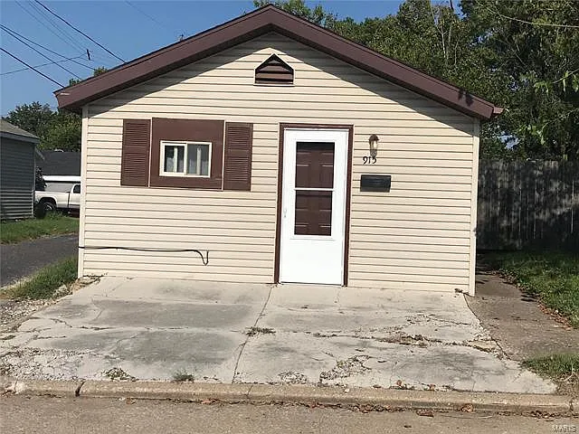 915 La Salle St photo 1