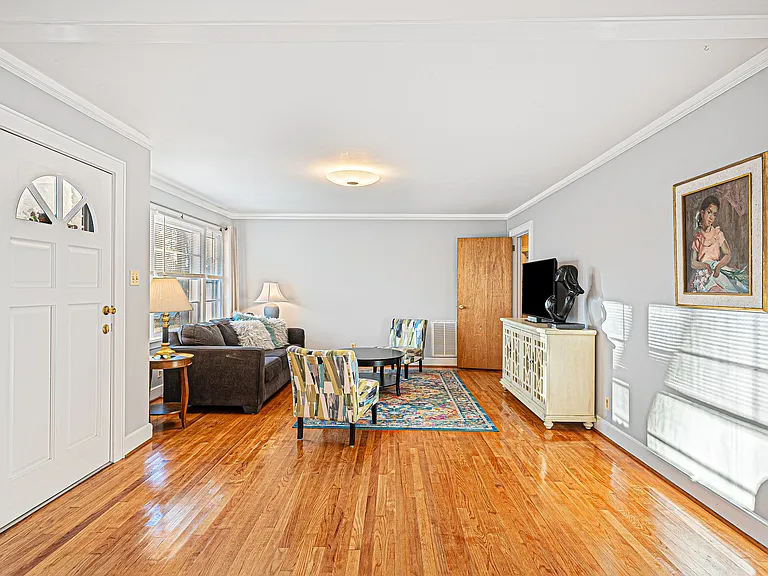 224 Race St — Photo 5