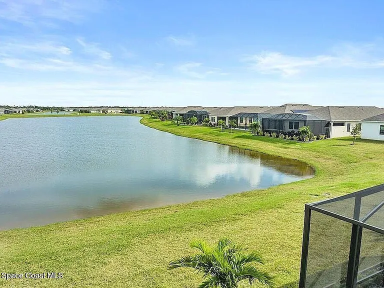 2619 Millennium Cir — Photo 20