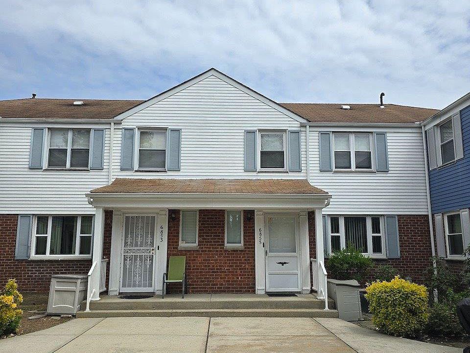 1st image of 68-55A Cloverdale Boulevard #upper