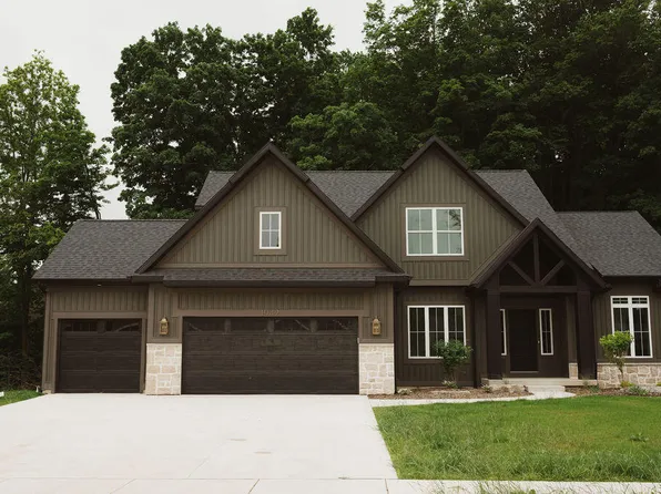 1942 Creekside Dr SW, Byron Center, MI 49315