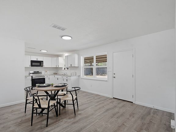 4th image of 2612 N A St