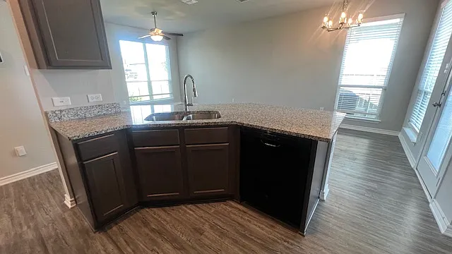 2031 Dade Loop — Photo 5