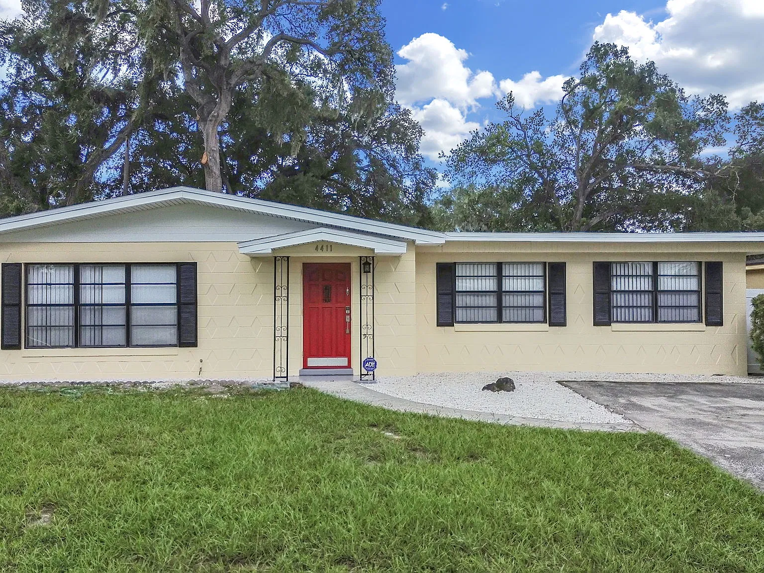 3 bed, 1458 sqft, $2,400 — Photo 4