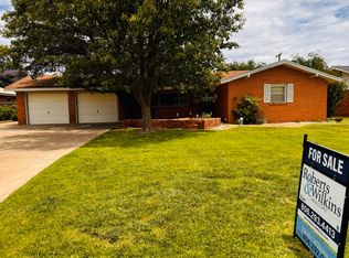 1304 Floydada St, Plainview, TX 79072