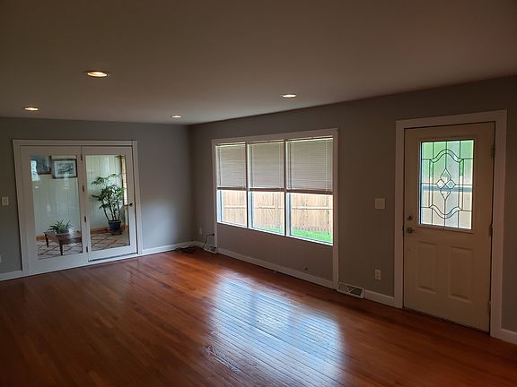 3rd image of 864 38th Ave