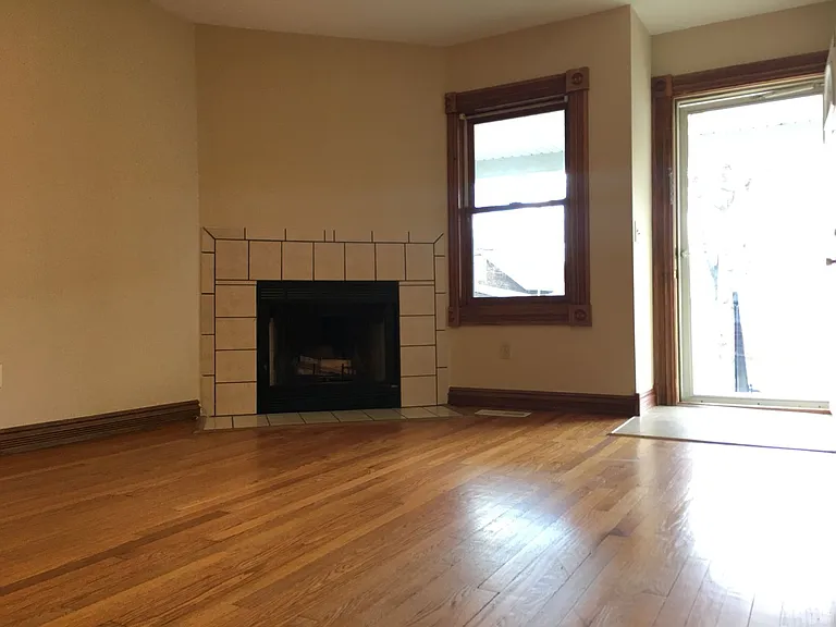 460 E Lincoln Ave — Photo 3